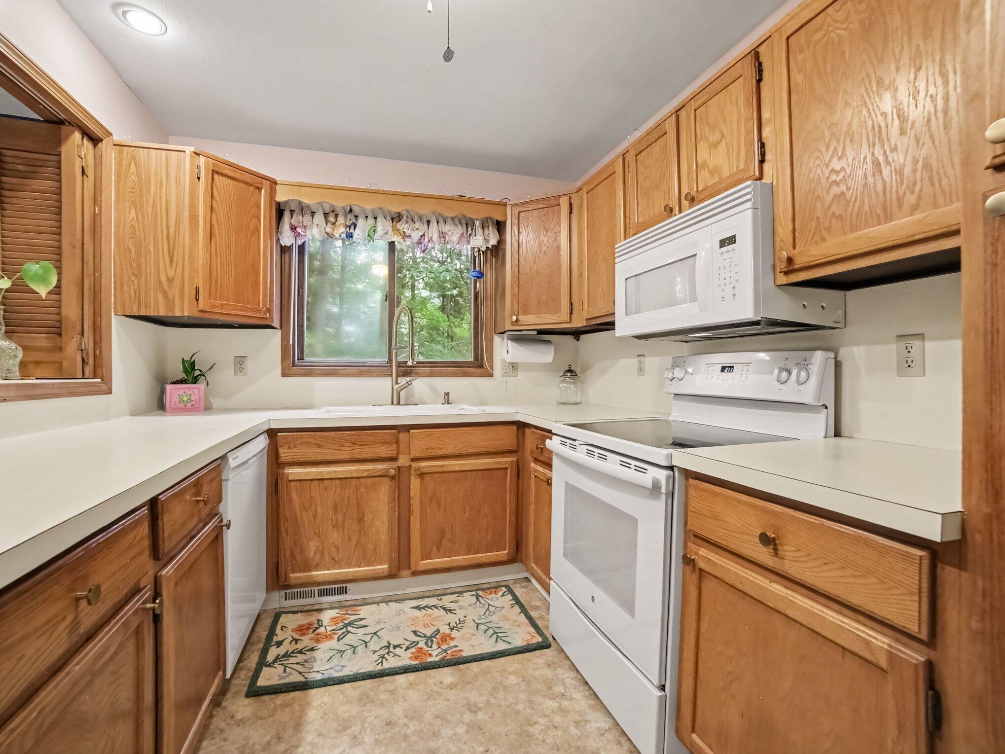 692 Pineway Drive Norton Shores MI 49441