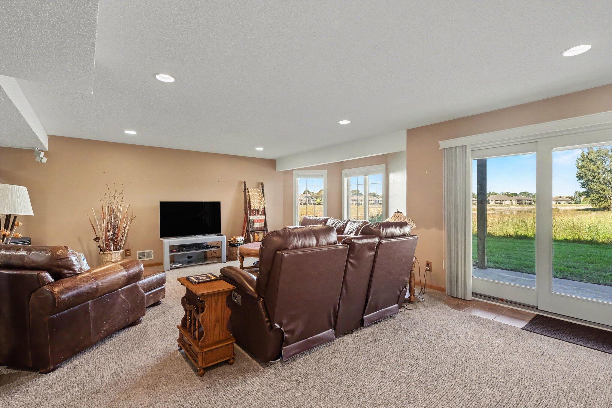 1619 E Harbour Towne Circle Muskegon MI 49441