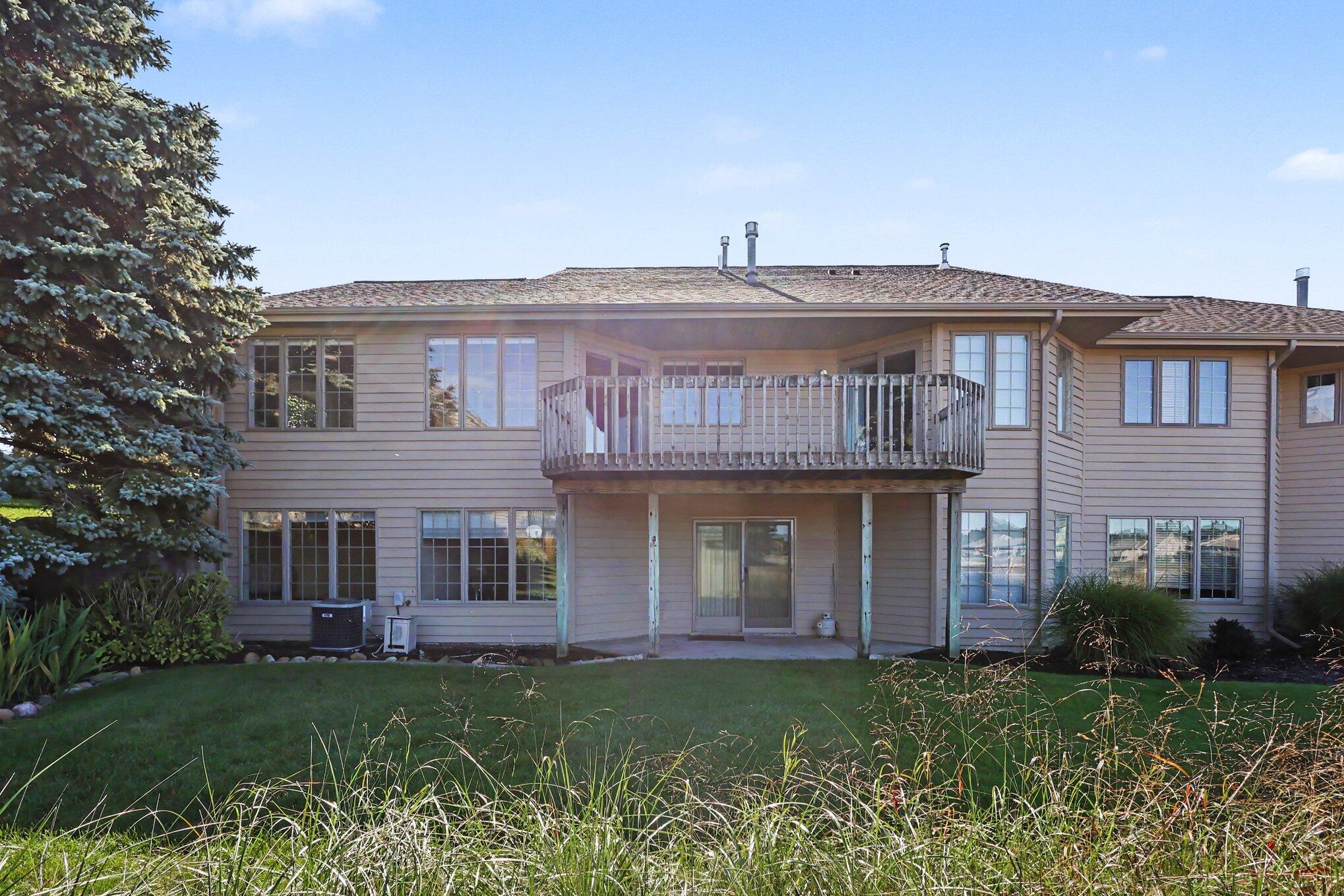 1619 E Harbour Towne Circle Muskegon MI 49441