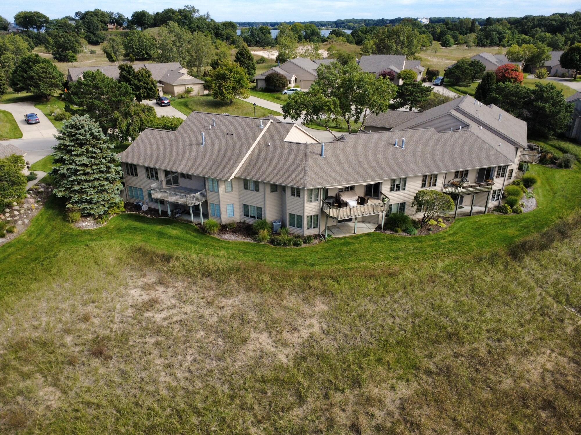 1619 E Harbour Towne Circle Muskegon MI 49441