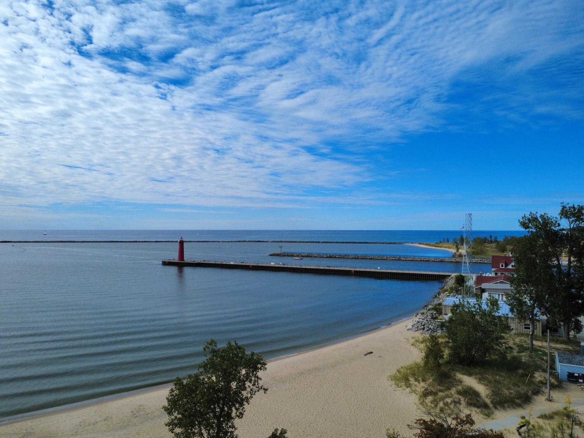 1619 E Harbour Towne Circle Muskegon MI 49441