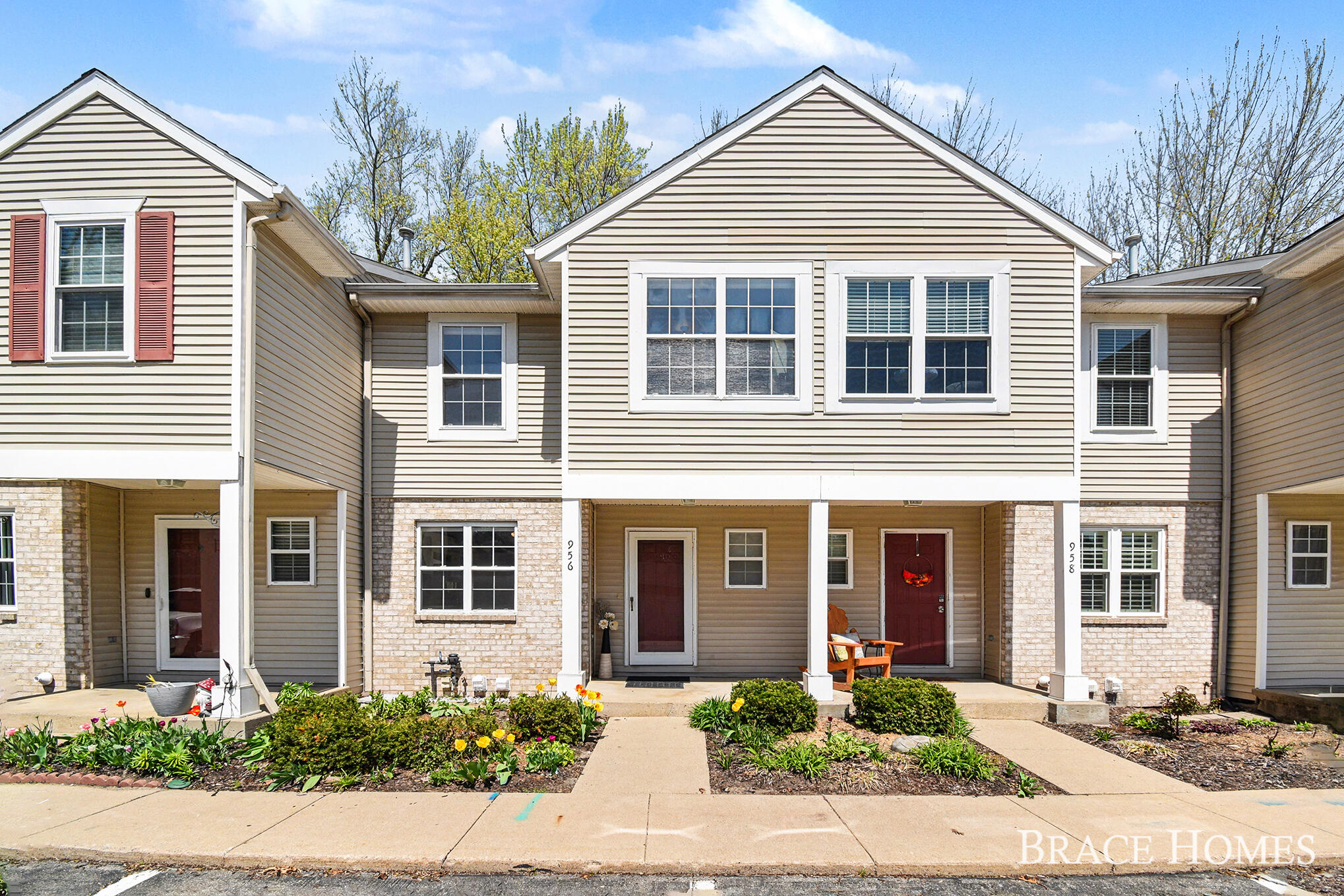 956 Ada Place Drive SE Grand Rapids MI 49546