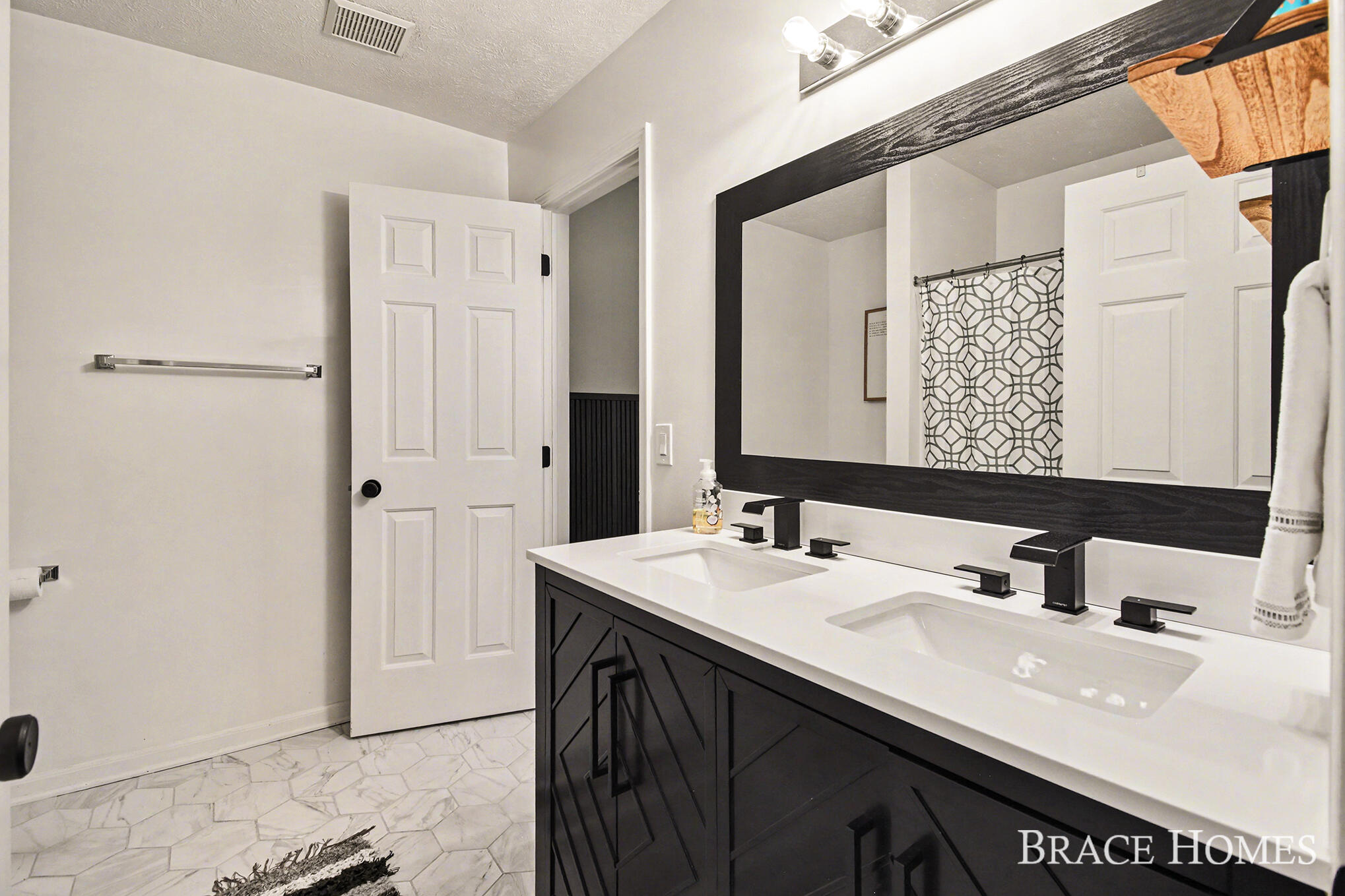 956 Ada Place Drive SE Grand Rapids MI 49546