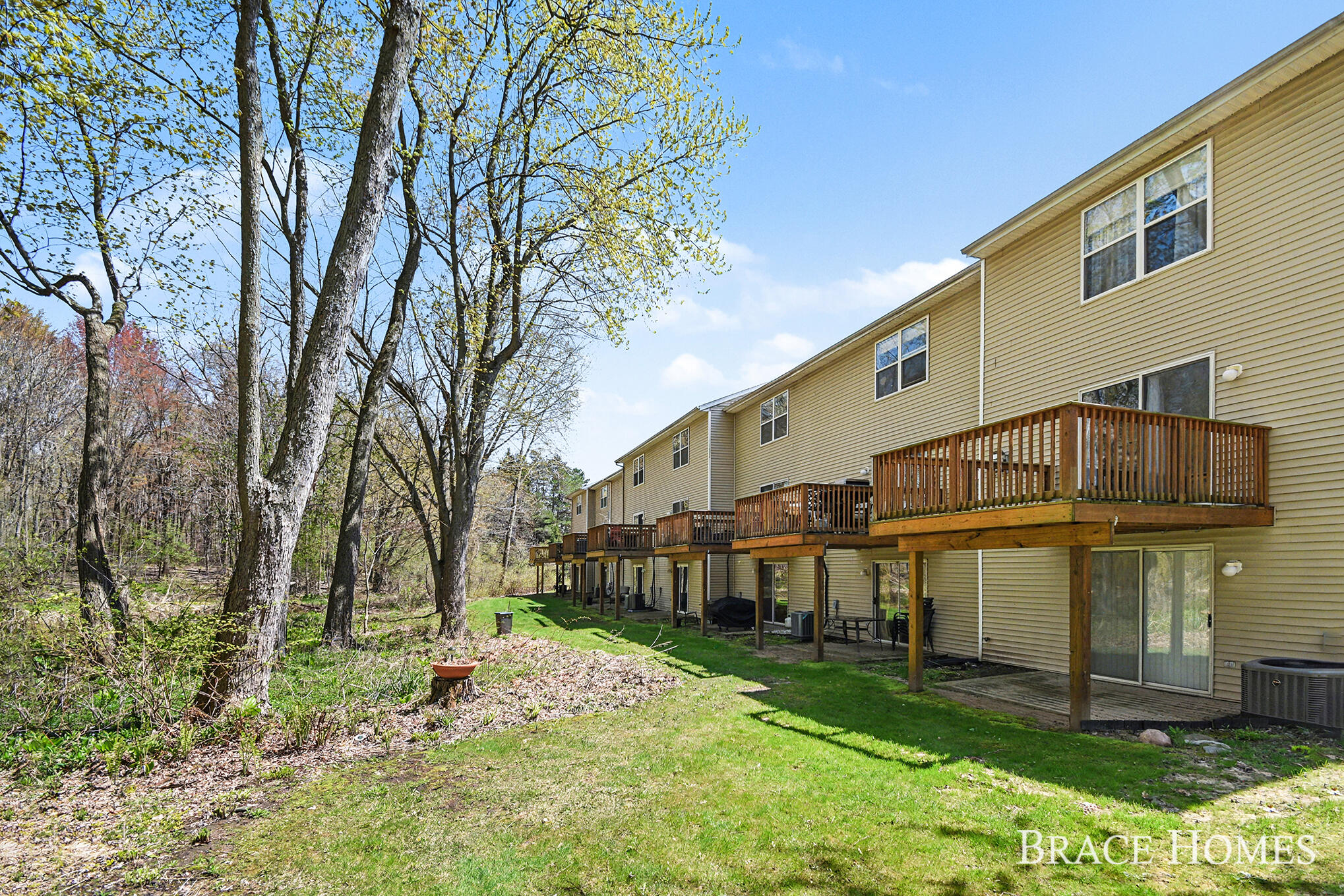 956 Ada Place Drive SE Grand Rapids MI 49546