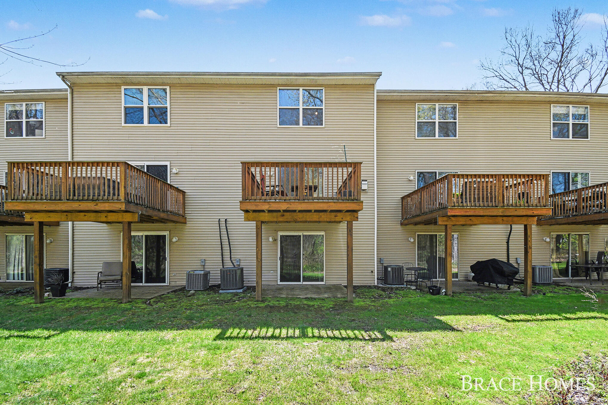 956 Ada Place Drive SE Grand Rapids MI 49546