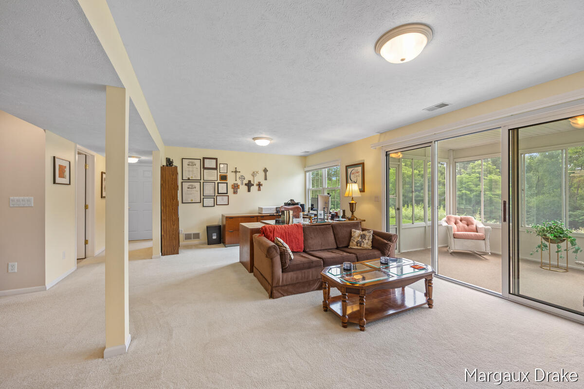 1918 Dunlin Court NE Grand Rapids MI 49505