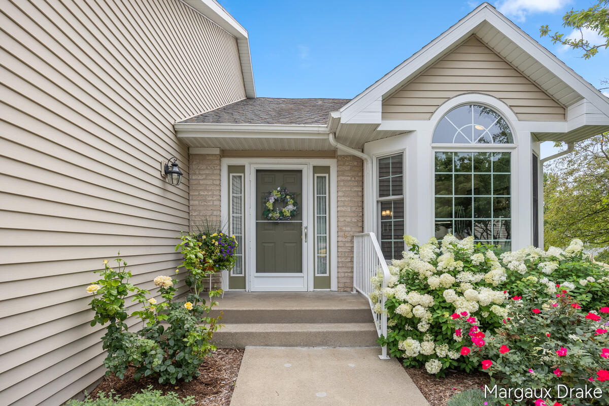 1918 Dunlin Court NE Grand Rapids MI 49505