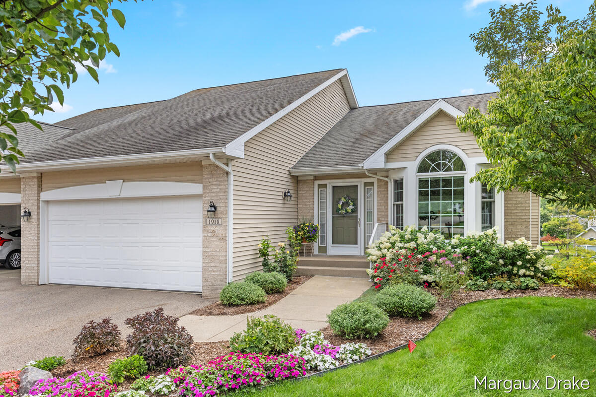 1918 Dunlin Court NE Grand Rapids MI 49505