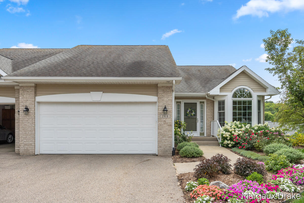 1918 Dunlin Court NE Grand Rapids MI 49505