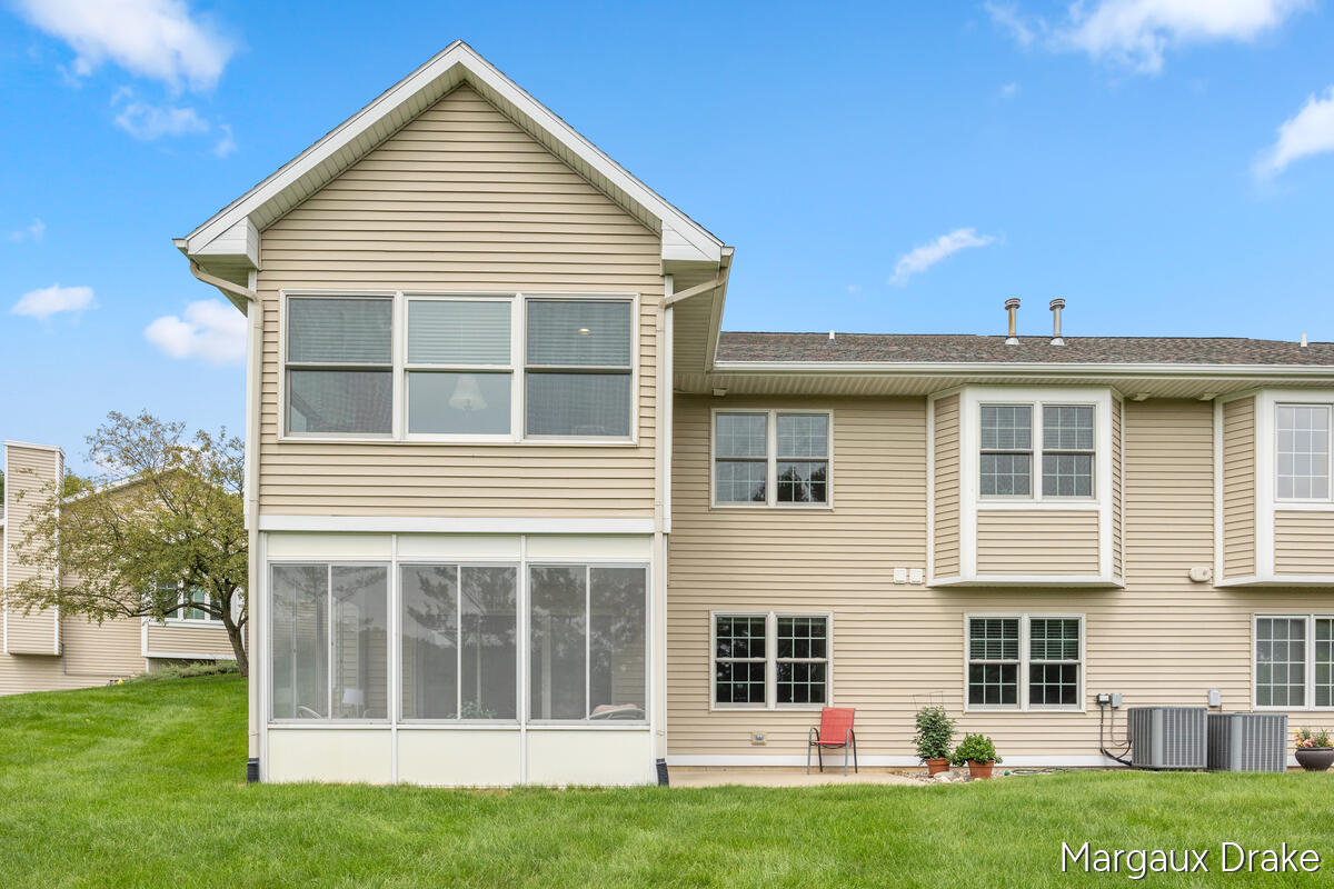 1918 Dunlin Court NE Grand Rapids MI 49505