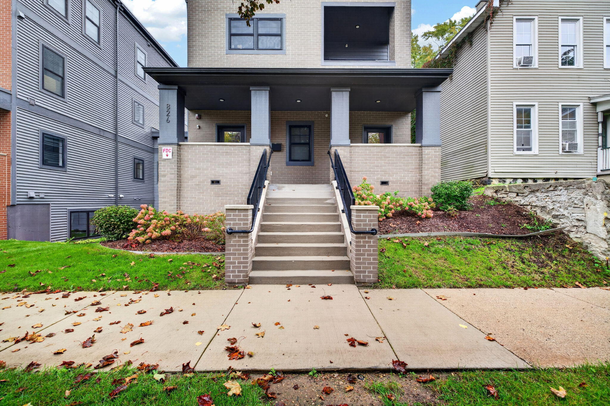 826 Fairview Avenue NE Grand Rapids MI 49503