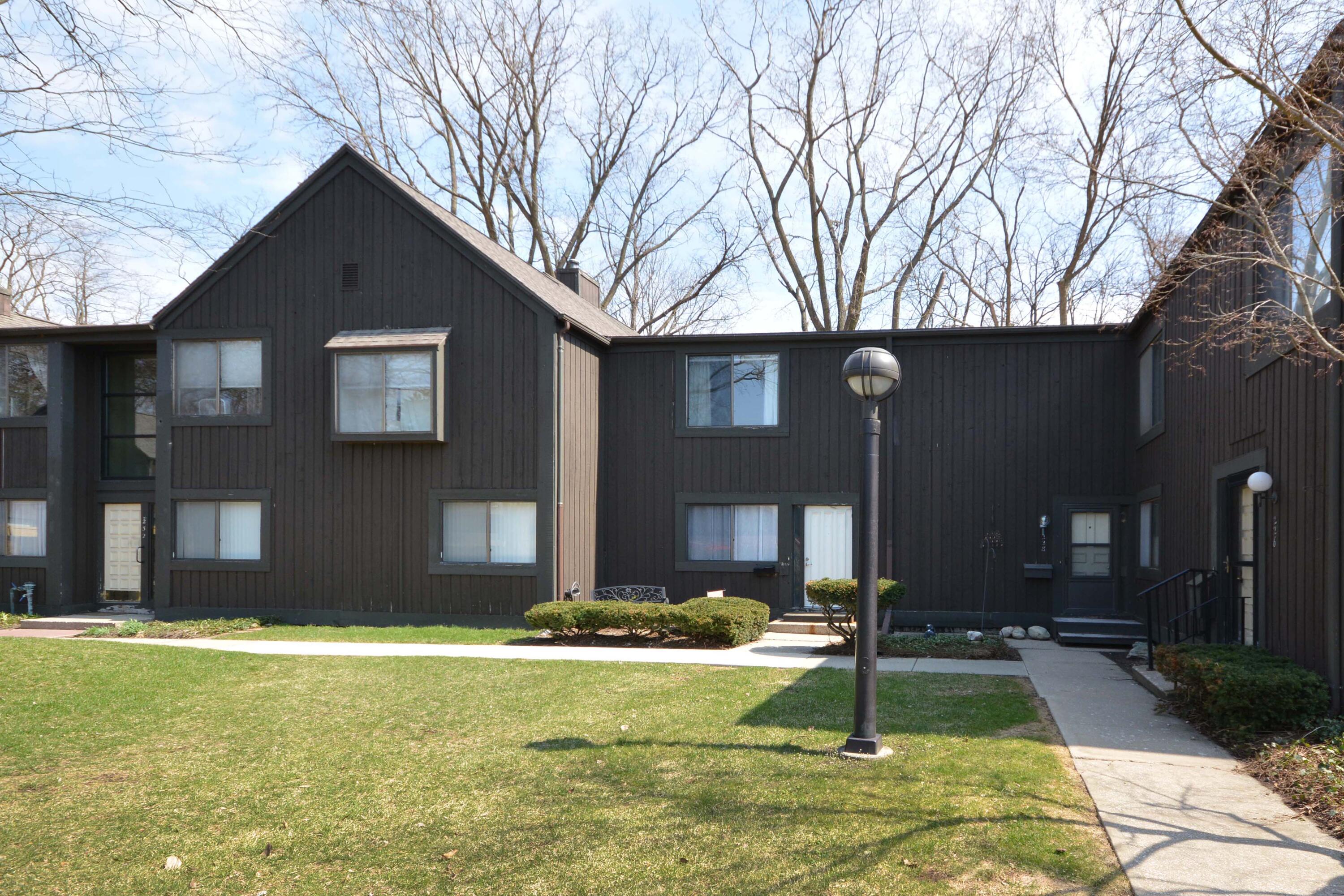 230 Falkirk Court Kalamazoo MI 49006