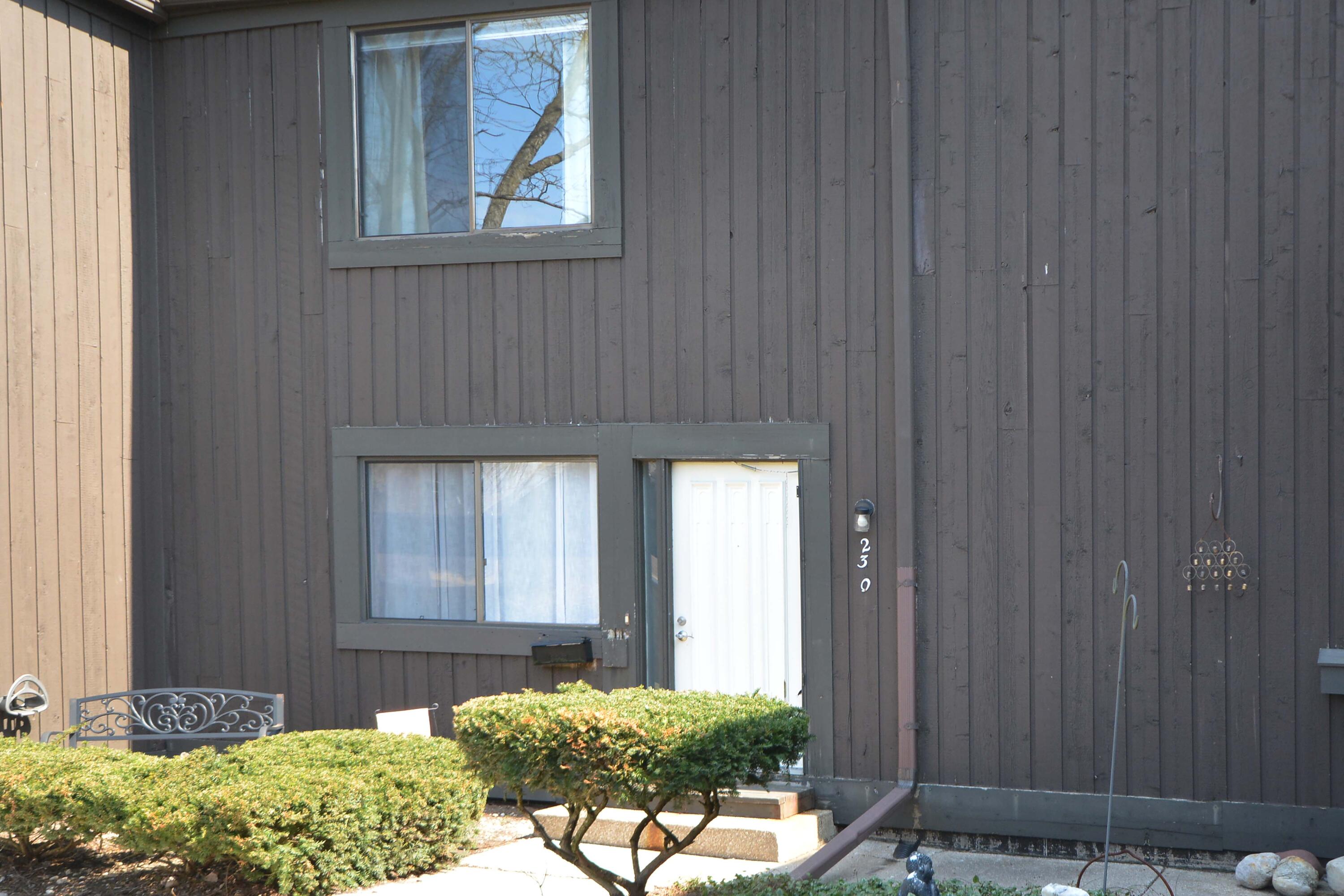 230 Falkirk Court Kalamazoo MI 49006