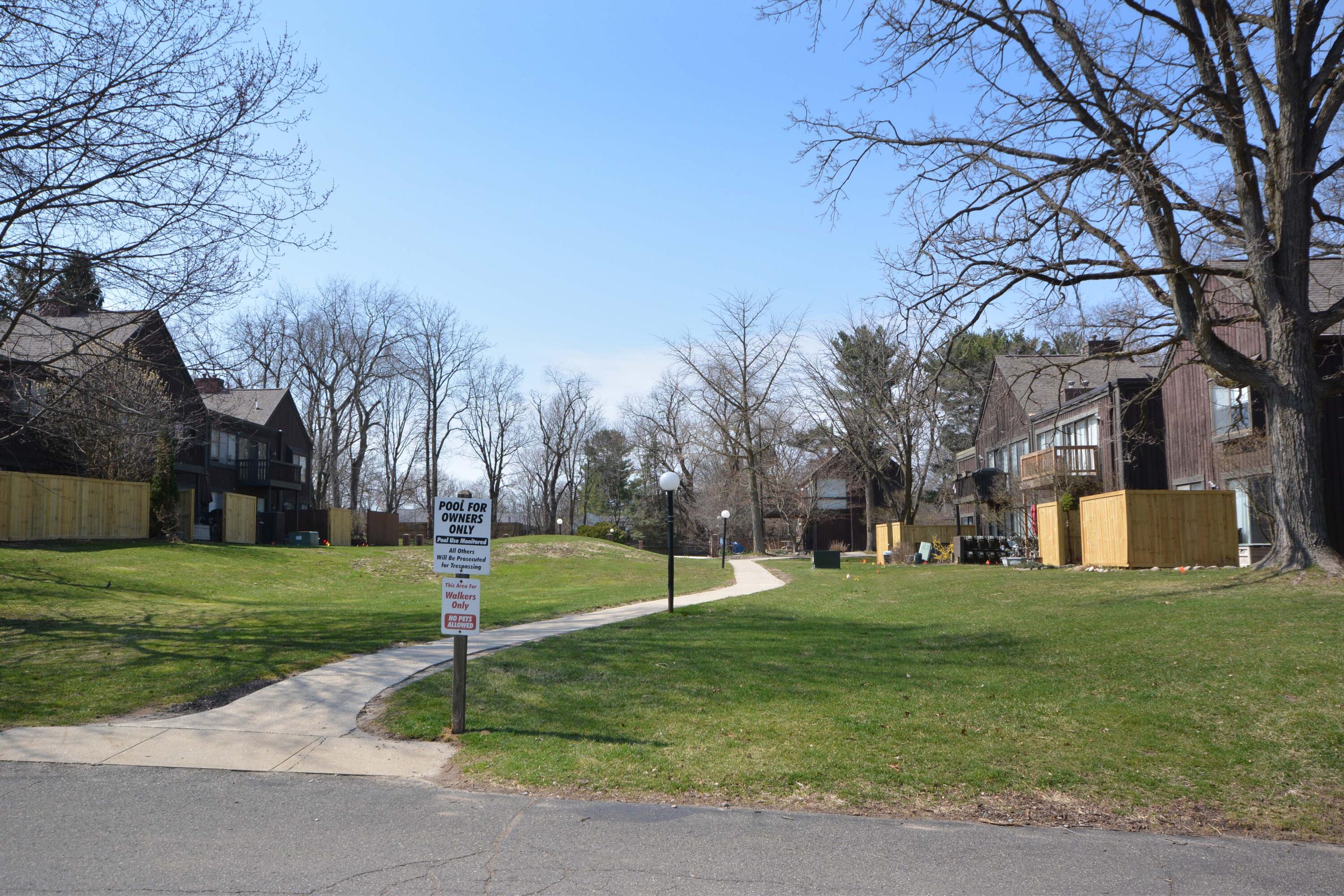 230 Falkirk Court Kalamazoo MI 49006