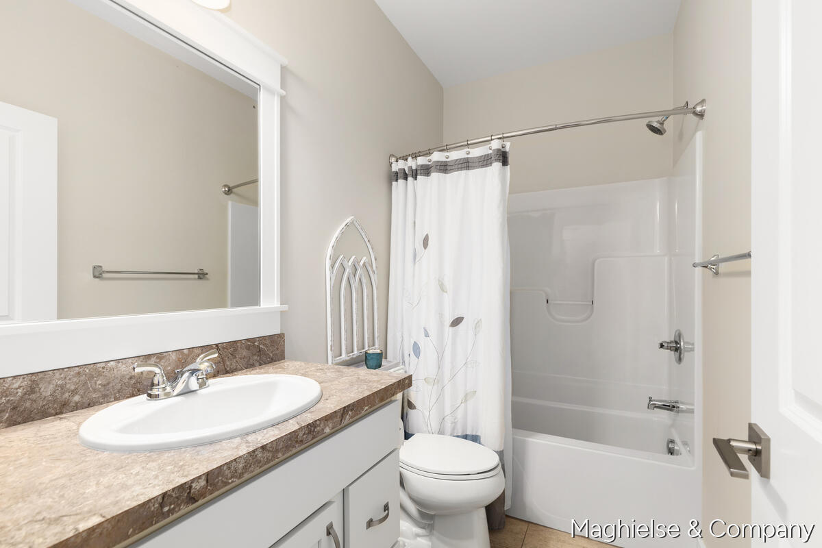 8374 Rose Ridge Drive Rockford MI 49341