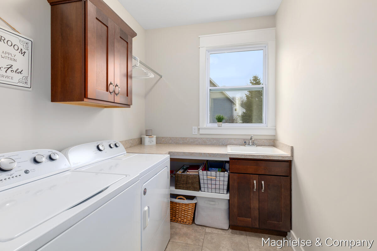 8374 Rose Ridge Drive Rockford MI 49341