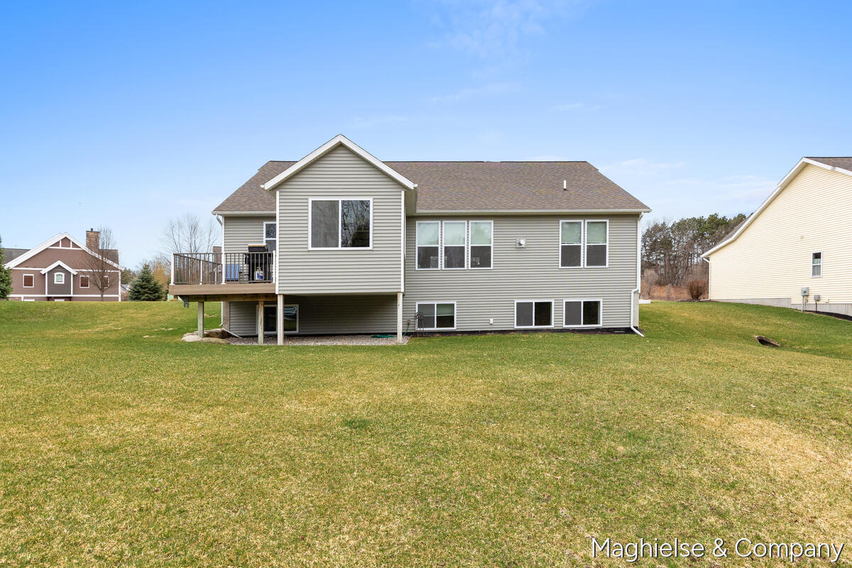 8374 Rose Ridge Drive Rockford MI 49341