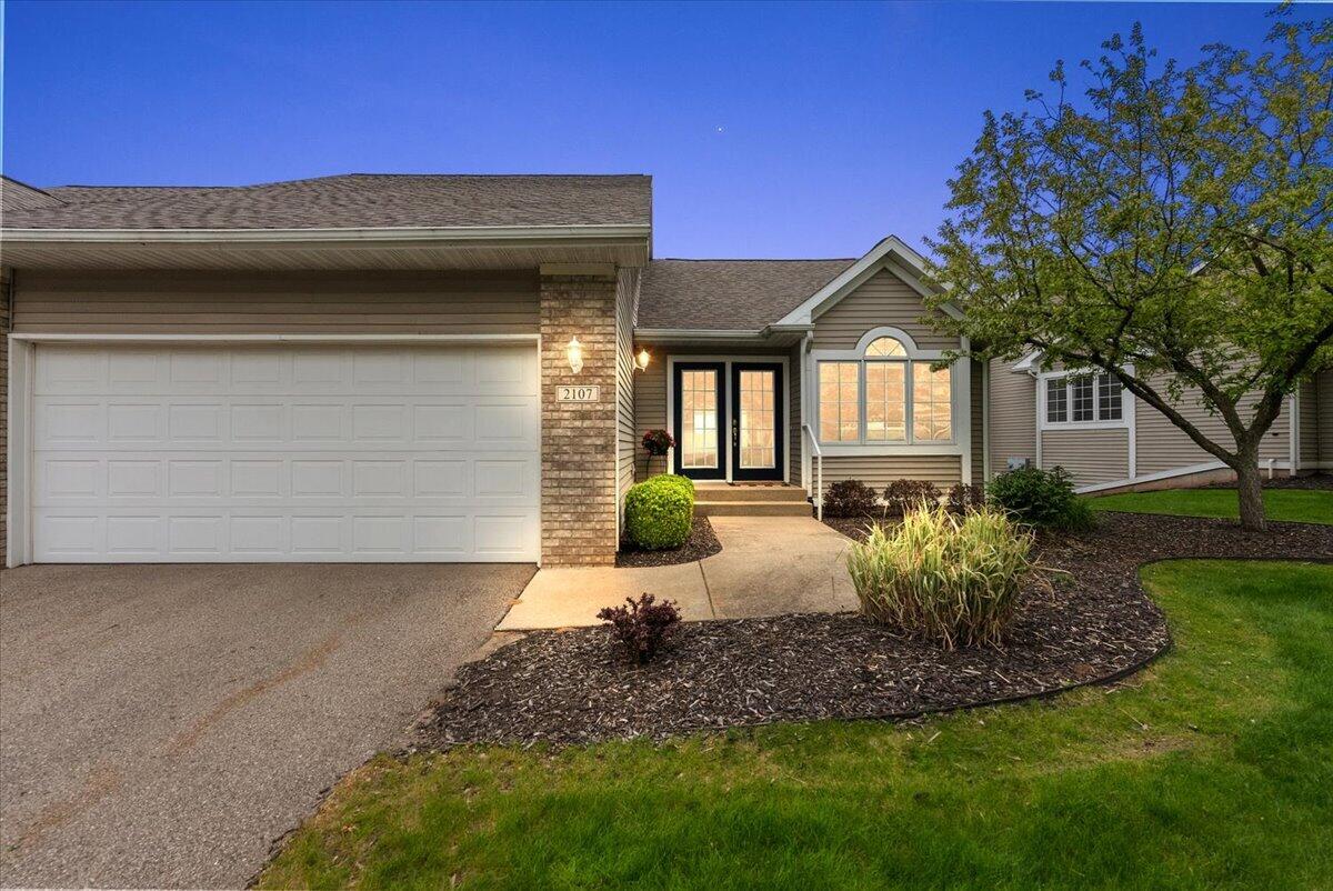 2107 Blue Bell Way NW Grand Rapids MI 49504