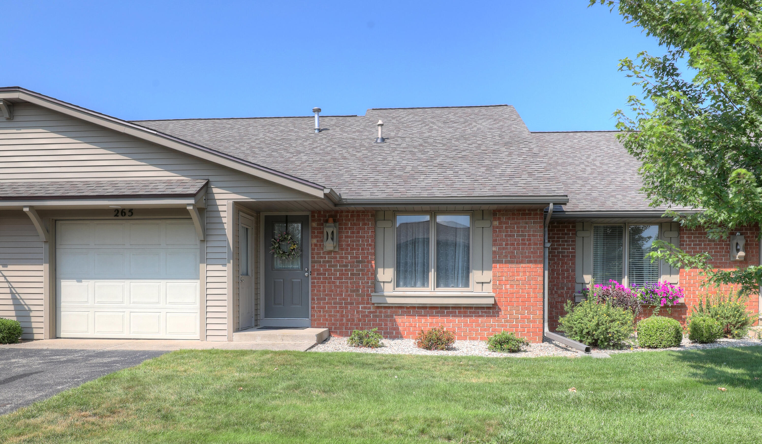 265 Interlaken Court Zeeland MI 49464