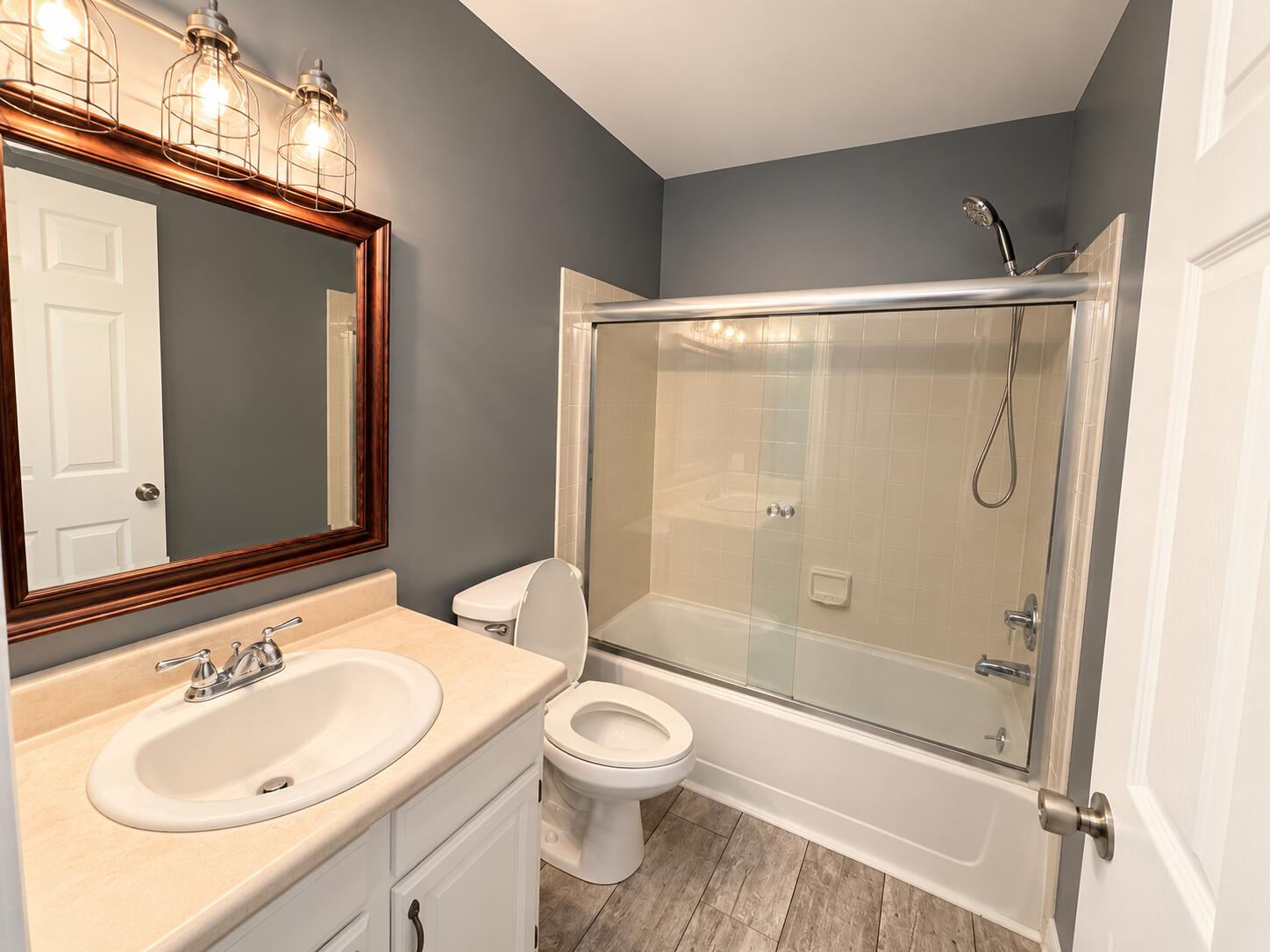 3386 Devonwood Hills NE Grand Rapids MI 49525