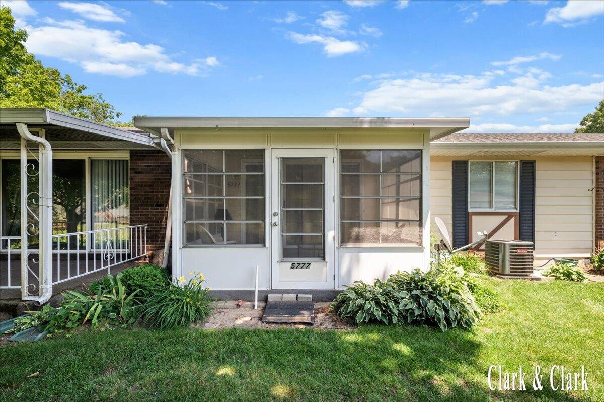 5777 Leisure S Drive SE Grand Rapids MI 49548