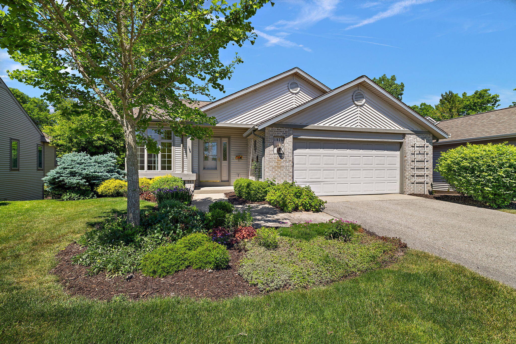 1925 Hidden Oak Court SE Grand Rapids MI 49546