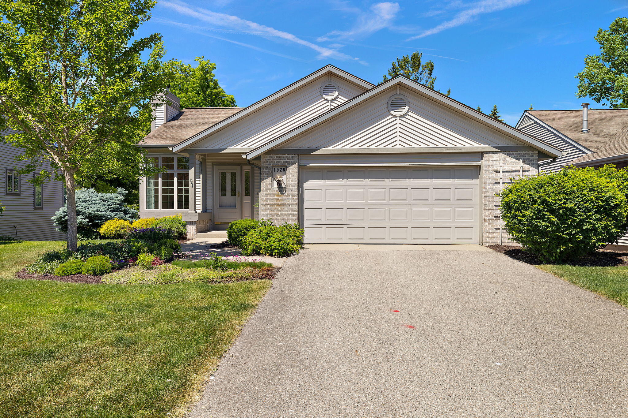 1925 Hidden Oak Court SE Grand Rapids MI 49546