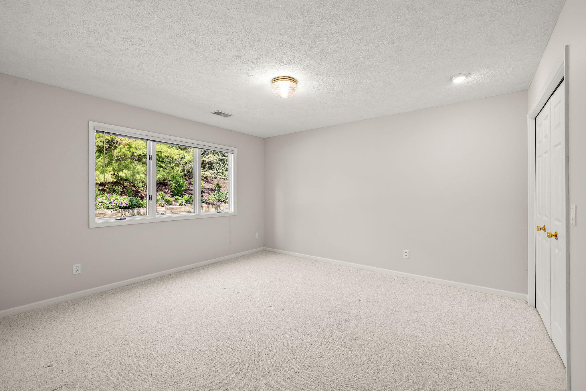 1925 Hidden Oak Court SE Grand Rapids MI 49546