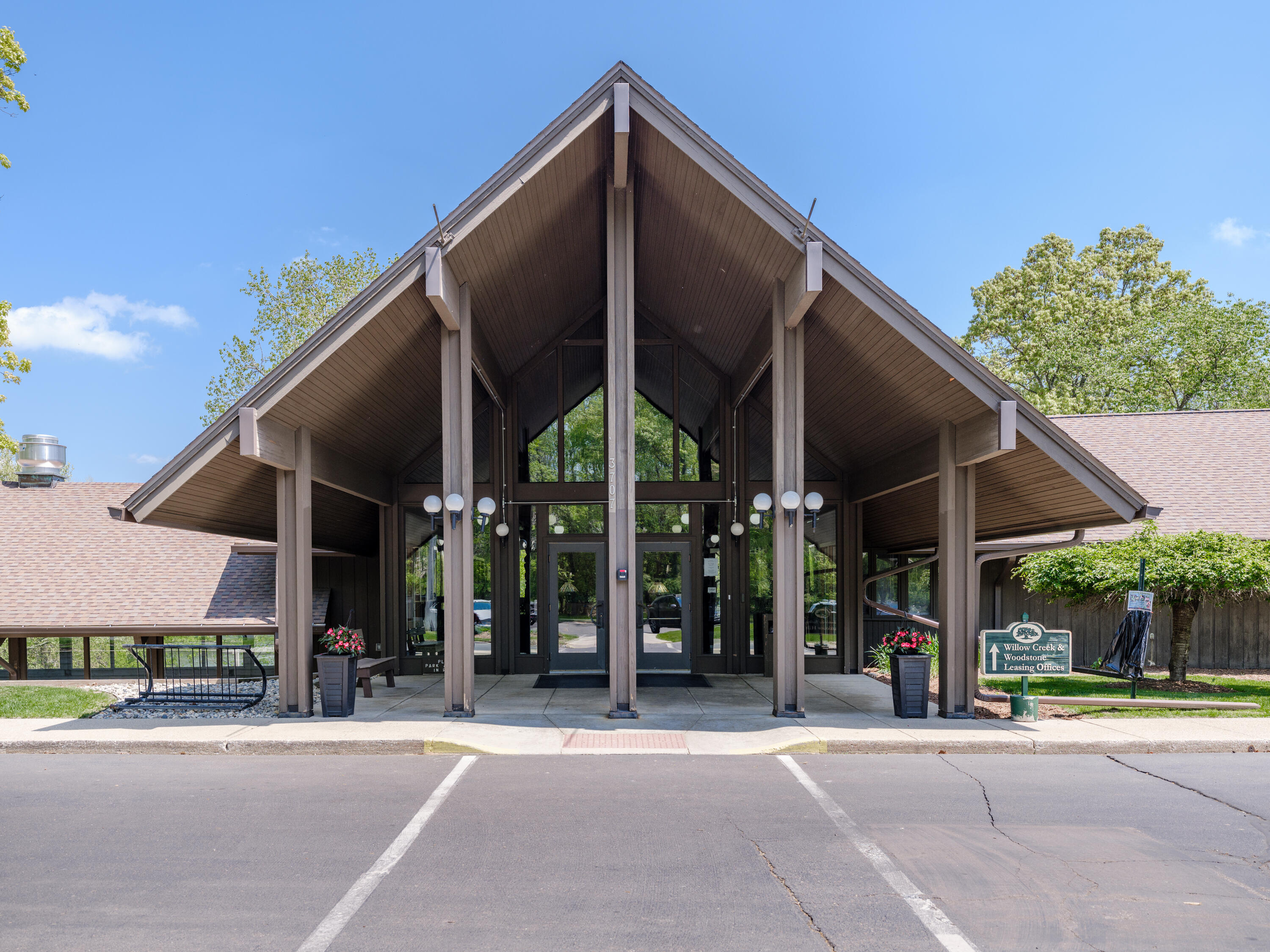 4040 Greenleaf Circle Kalamazoo MI 49008
