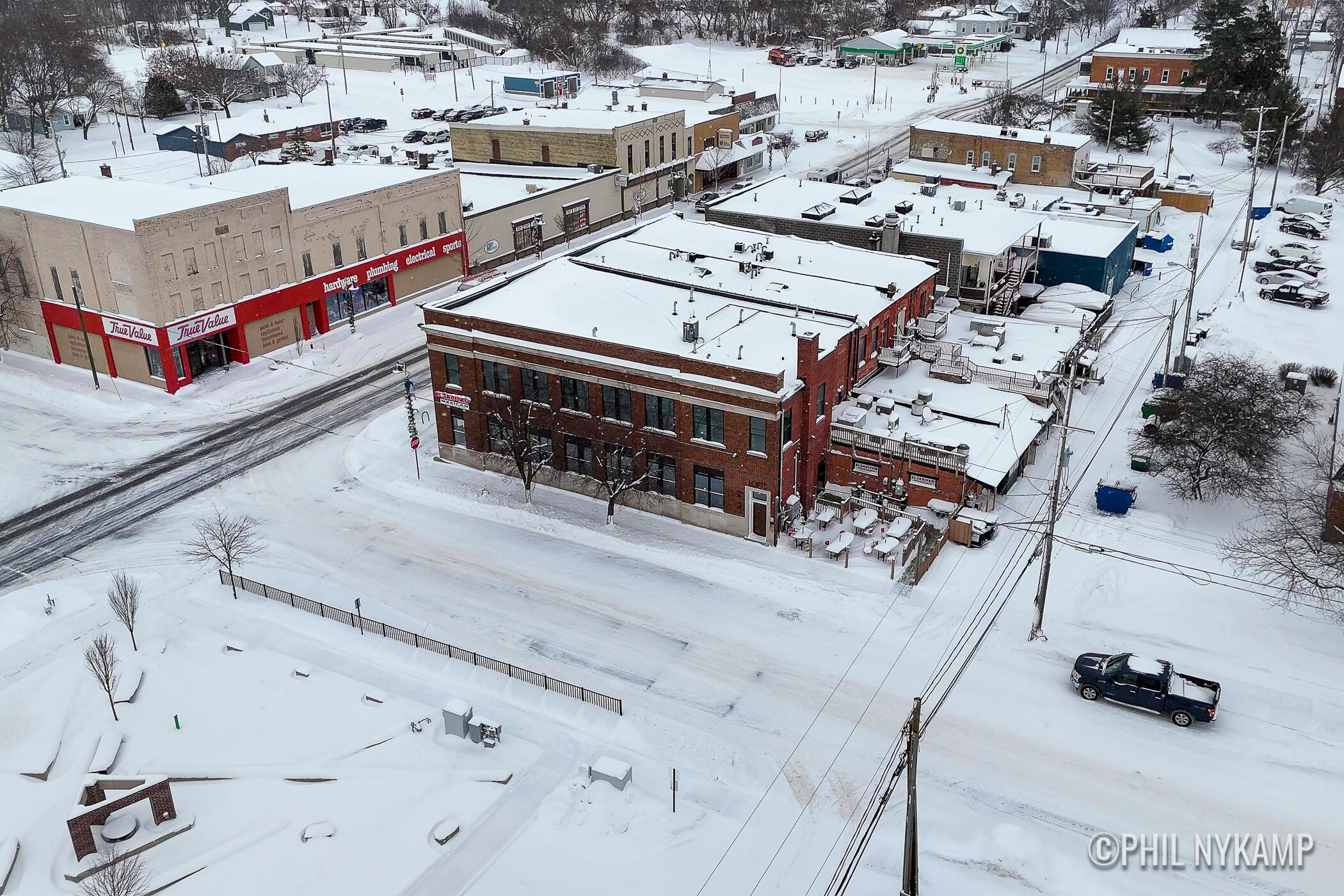 106 E Main Street Fennville MI 49408
