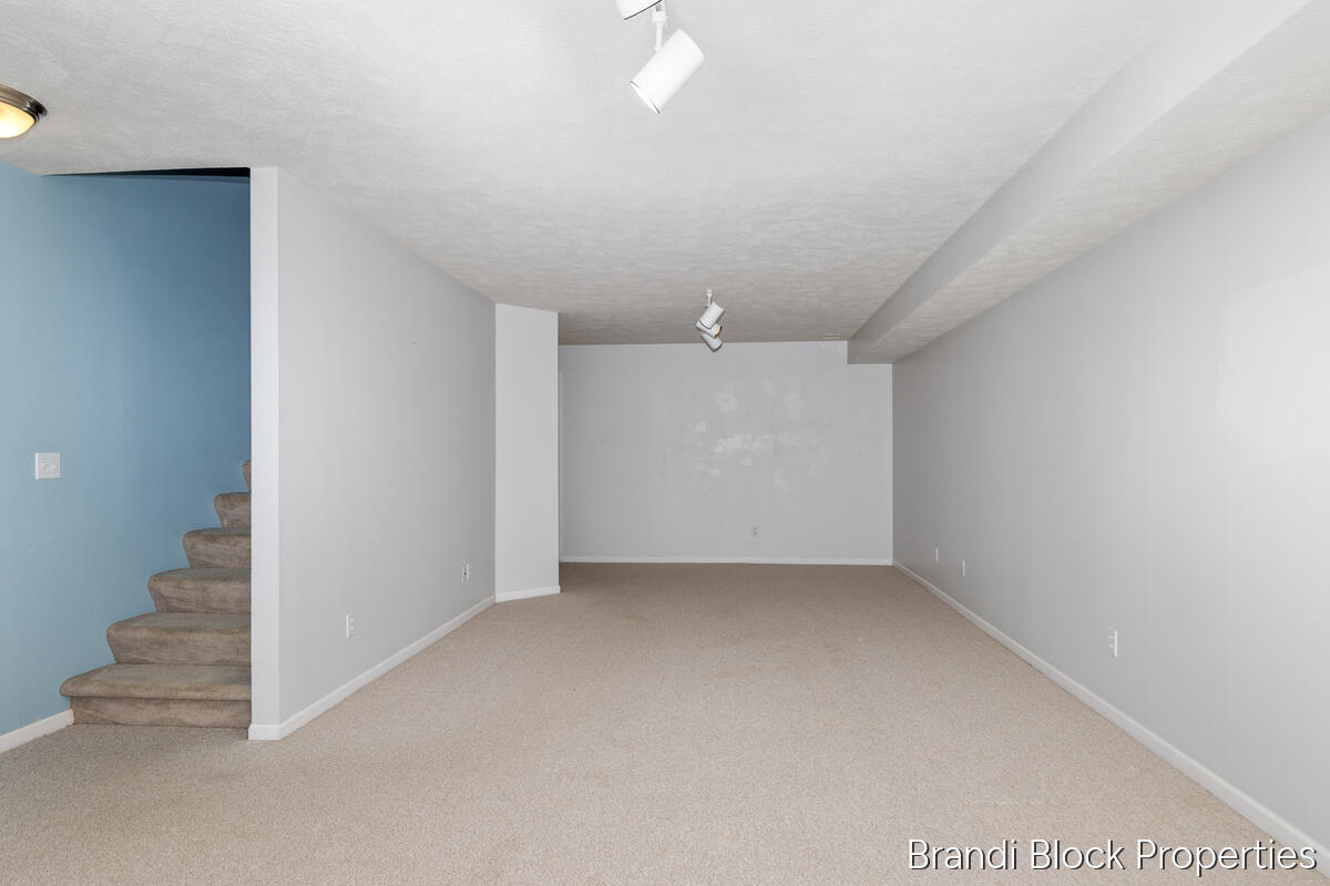 59 Pond Ridge Drive NE Grand Rapids MI 49546