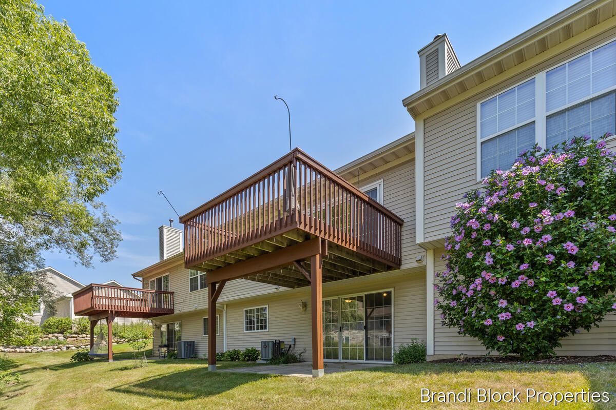 59 Pond Ridge Drive NE Grand Rapids MI 49546