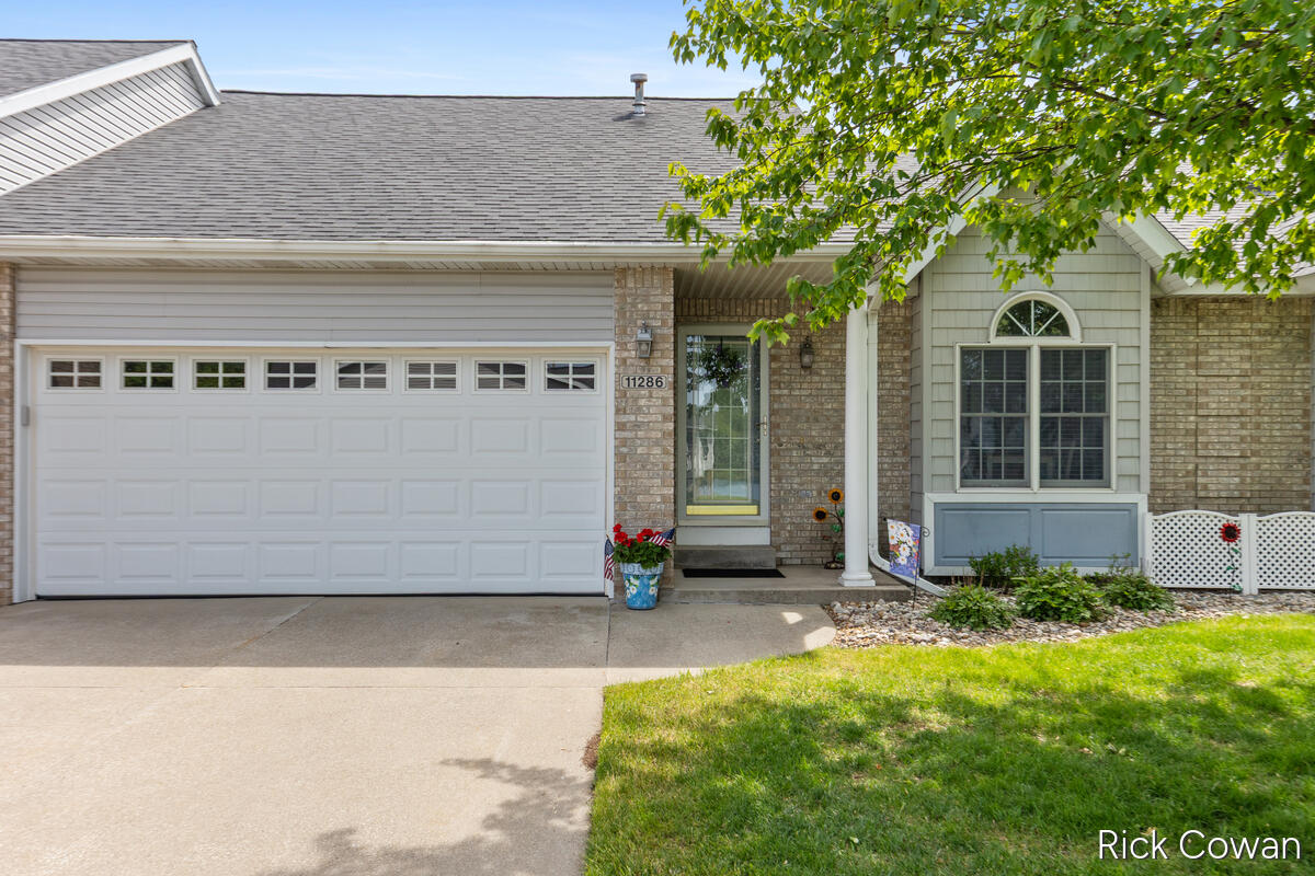 11286 Blue Heron Parkway Holland MI 49424