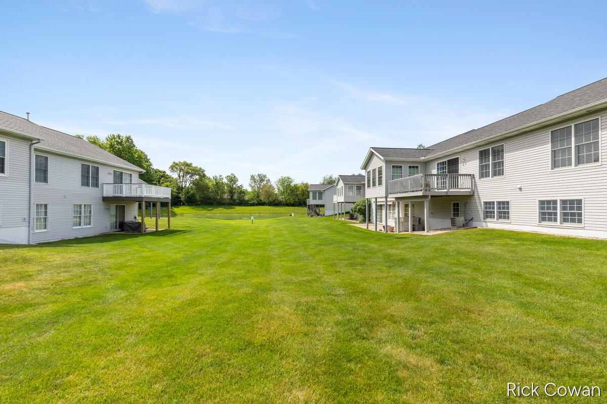 11286 Blue Heron Parkway Holland MI 49424