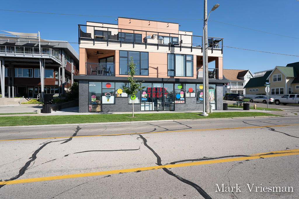 218 S Harbor Grand Haven MI 49417