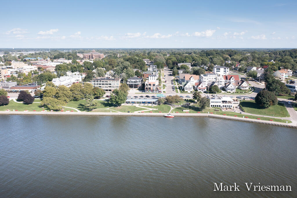 218 S Harbor Grand Haven MI 49417