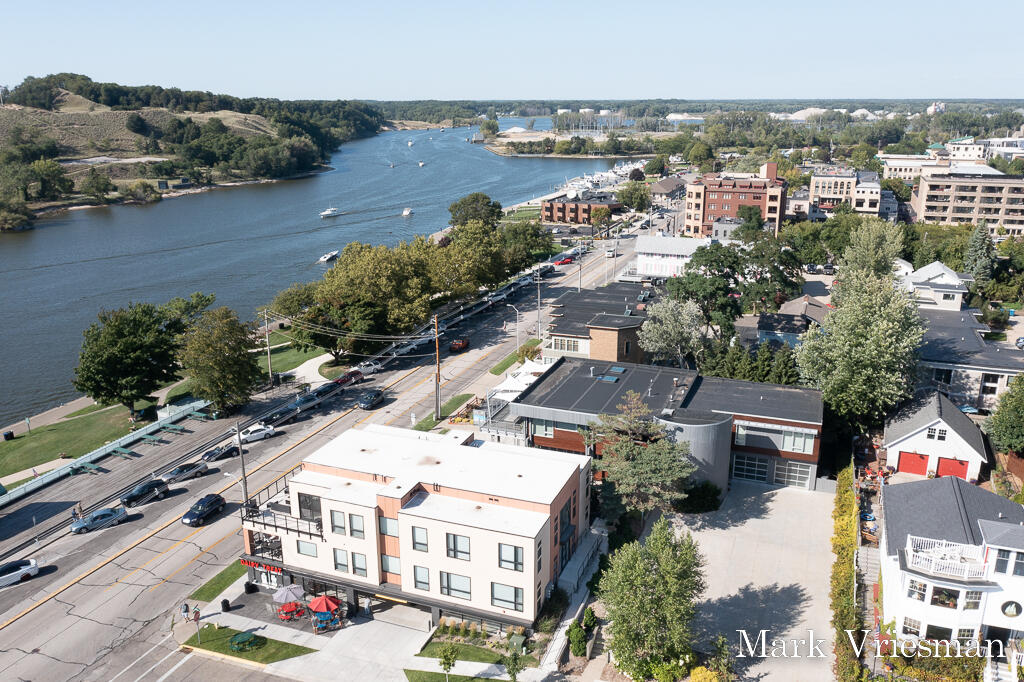 218 S Harbor Grand Haven MI 49417