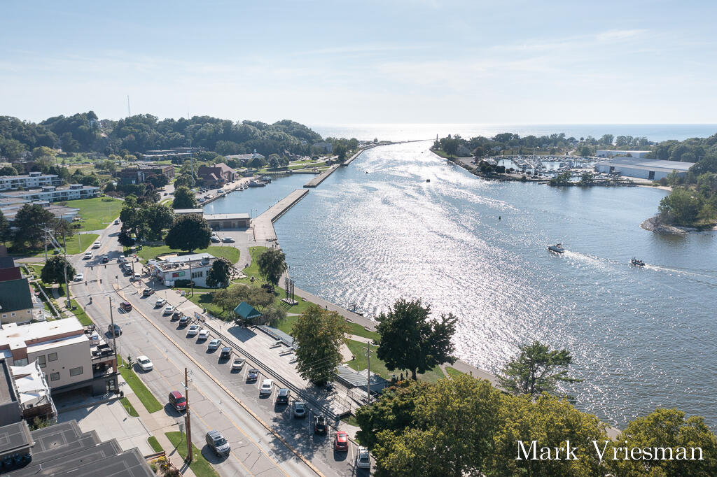 218 S Harbor Grand Haven MI 49417