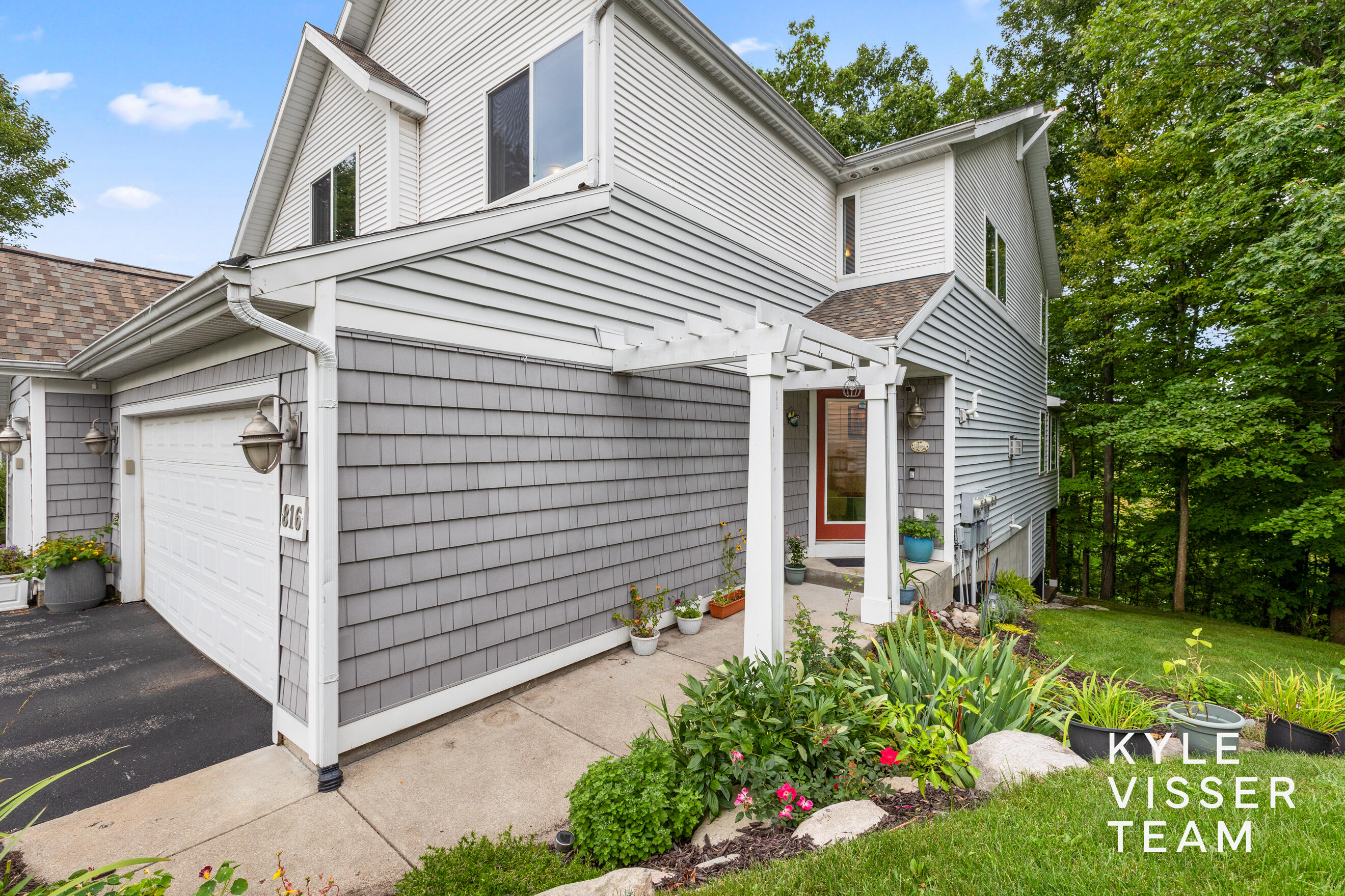 816 Pinnacle Run Drive SE Grand Rapids MI 49546