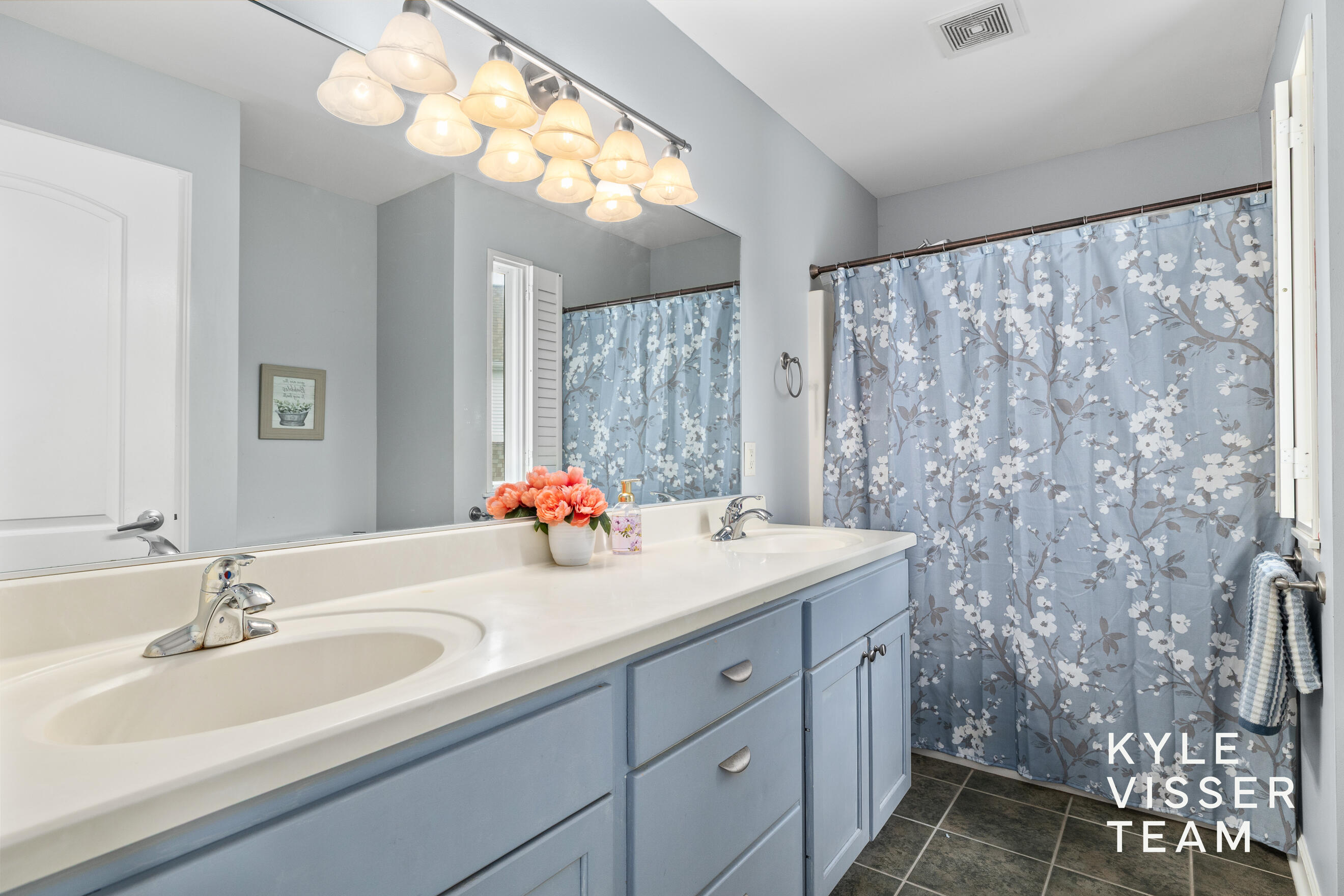 816 Pinnacle Run Drive SE Grand Rapids MI 49546