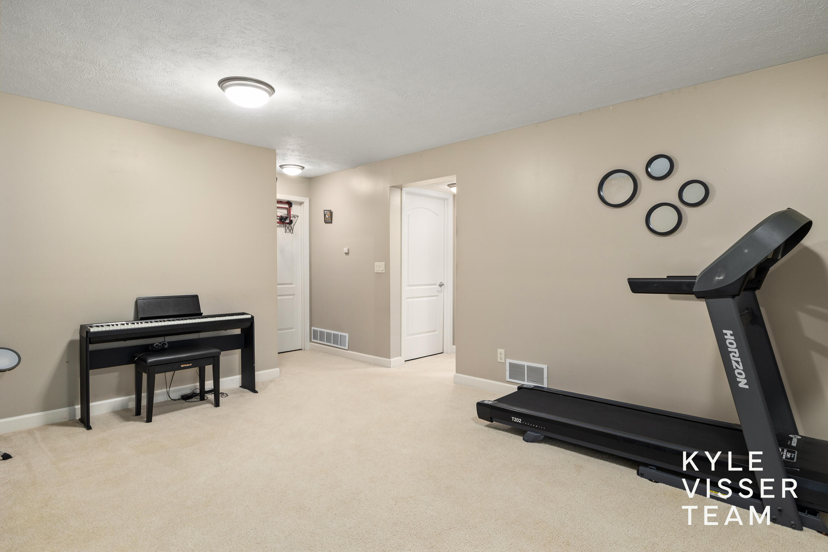 816 Pinnacle Run Drive SE Grand Rapids MI 49546