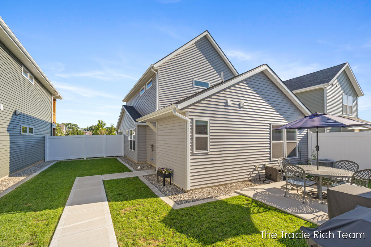 6670 Promenade Street NE Rockford MI 49341