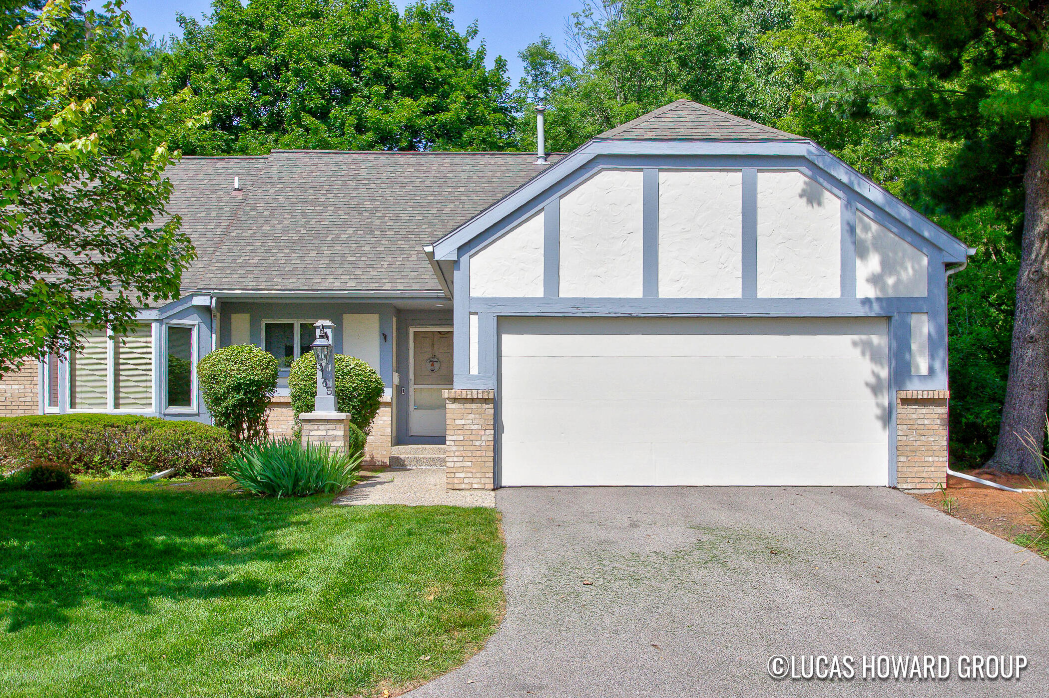 3165 E Maple Villa Drive SE Grand Rapids MI 49508