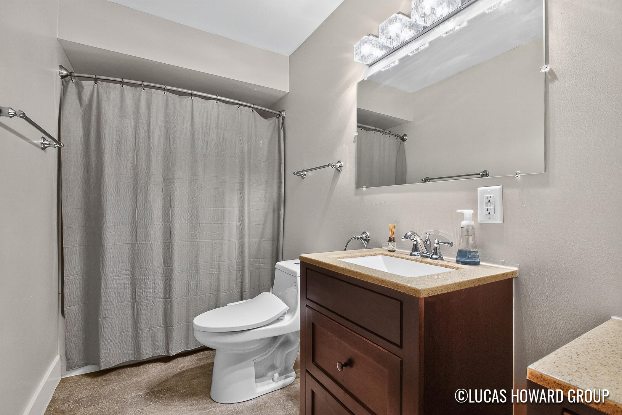 3165 E Maple Villa Drive SE Grand Rapids MI 49508