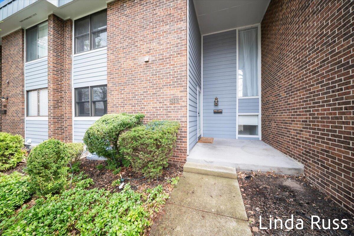 2440 E Collier Avenue SE Grand Rapids MI 49546