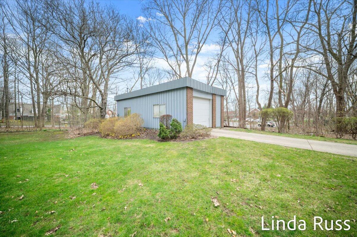 2440 E Collier Avenue SE Grand Rapids MI 49546