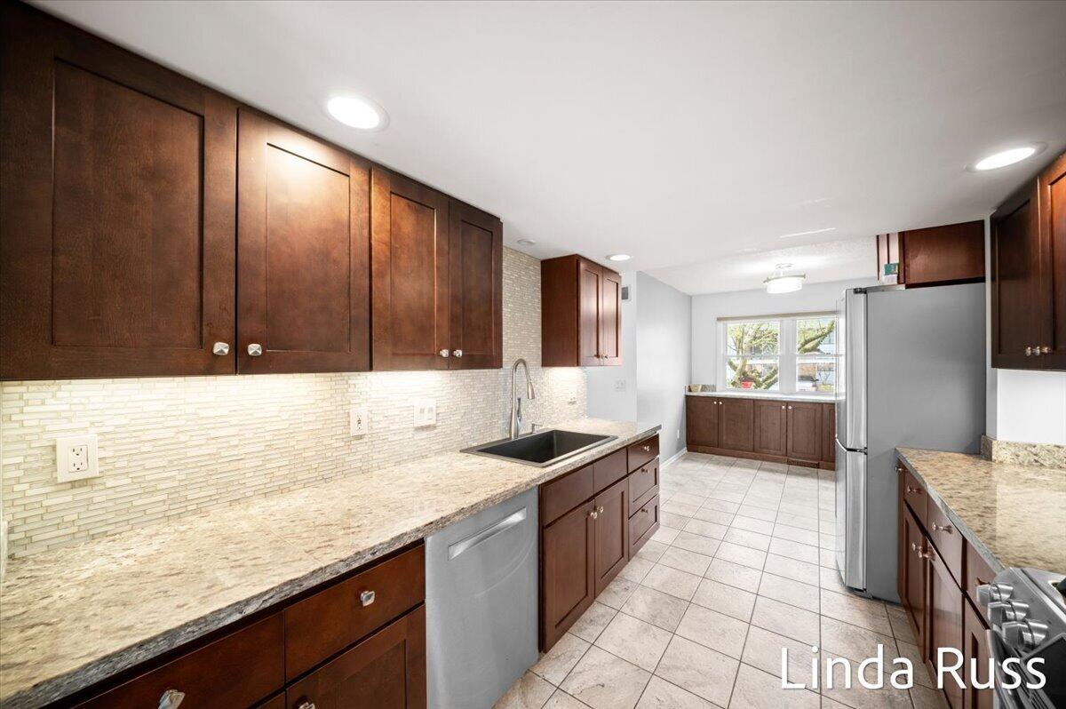 2440 E Collier Avenue SE Grand Rapids MI 49546