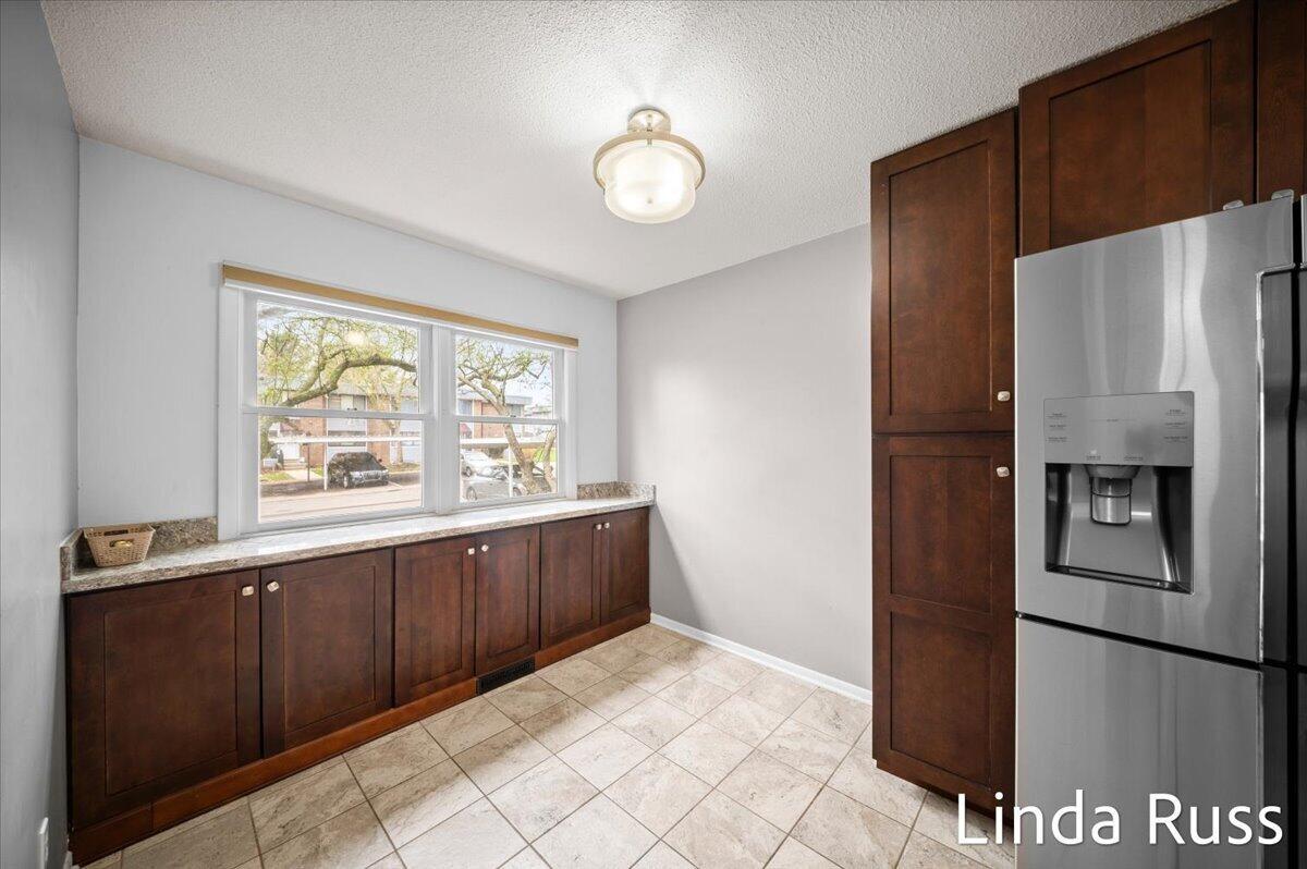 2440 E Collier Avenue SE Grand Rapids MI 49546