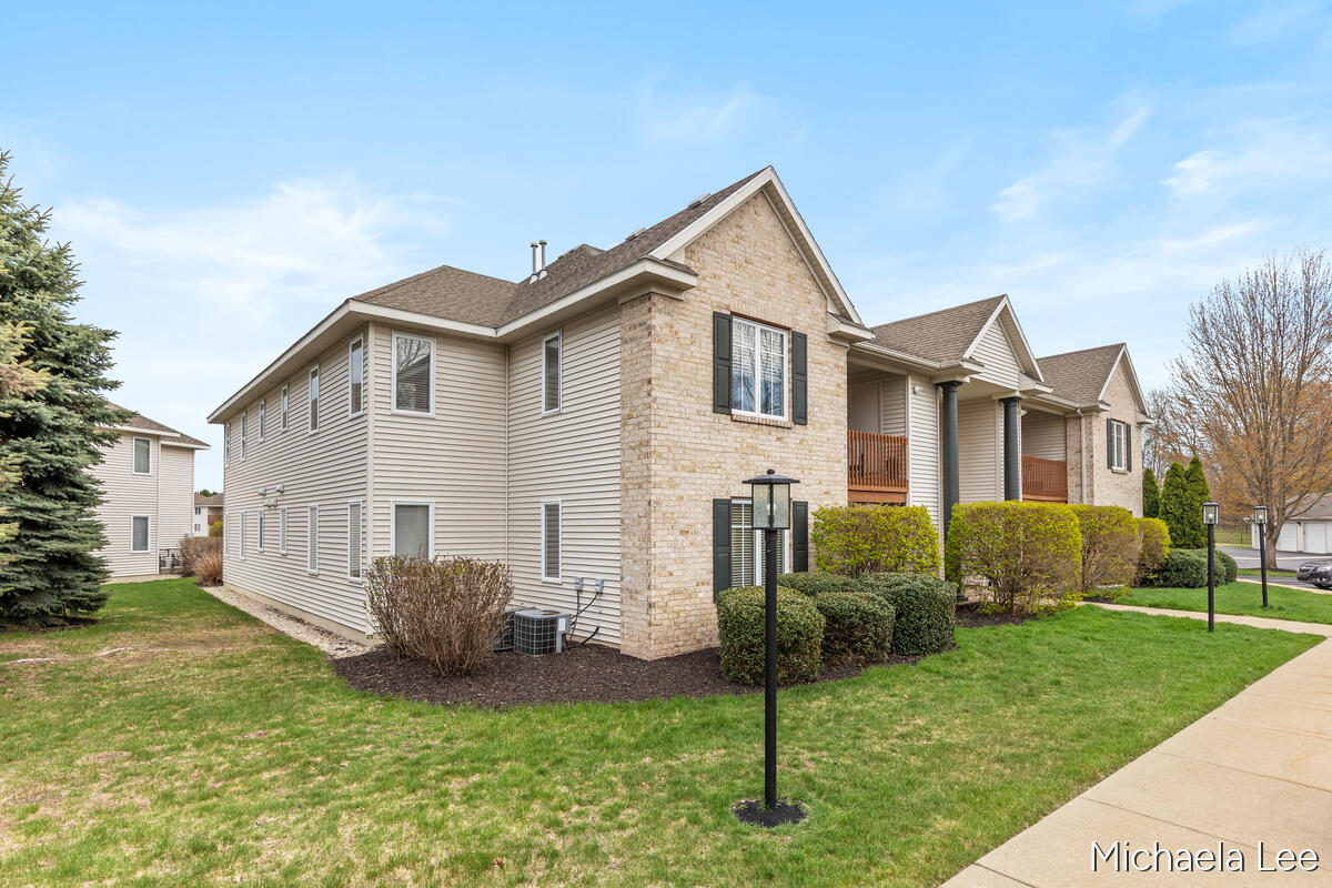 12265 S Crystal Waters Drive Holland MI 49424