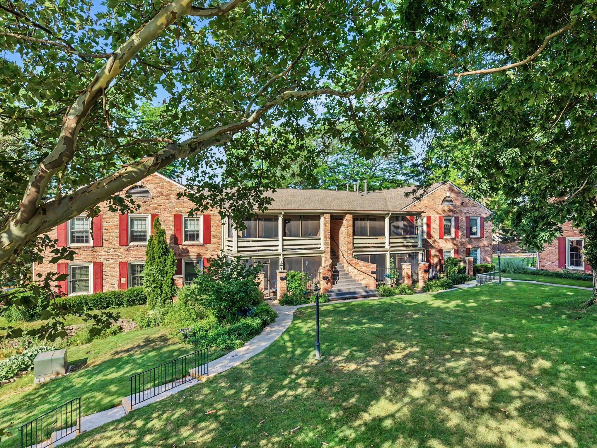2432 Village Drive SE Grand Rapids MI 49506